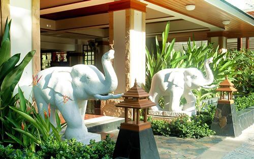 Nana-Hotel-Entrance